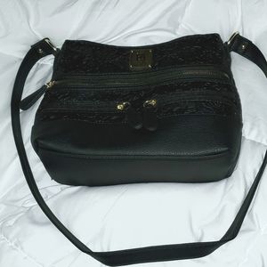 Stone Mountain black purse